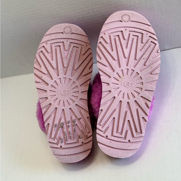 UGG Funkette Big Girls Pink Fluffy Fur Slide Slippers Indoor Outdoor Size 5 or 6 - Picture 12 of 15